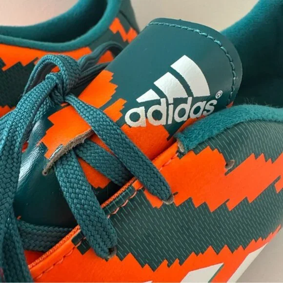 Adidas Messi Cleats - Picture 2 of 16